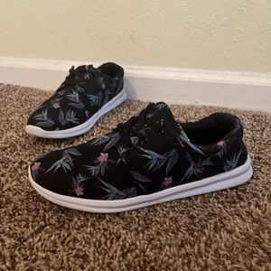 Mossimo Supply Co Shoes Womens Size 9 Black Floral Light Weight Lace up Sneakers